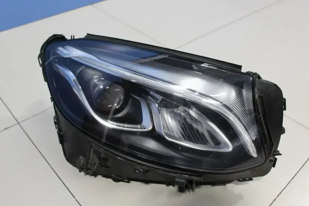 a2539061001   headlight